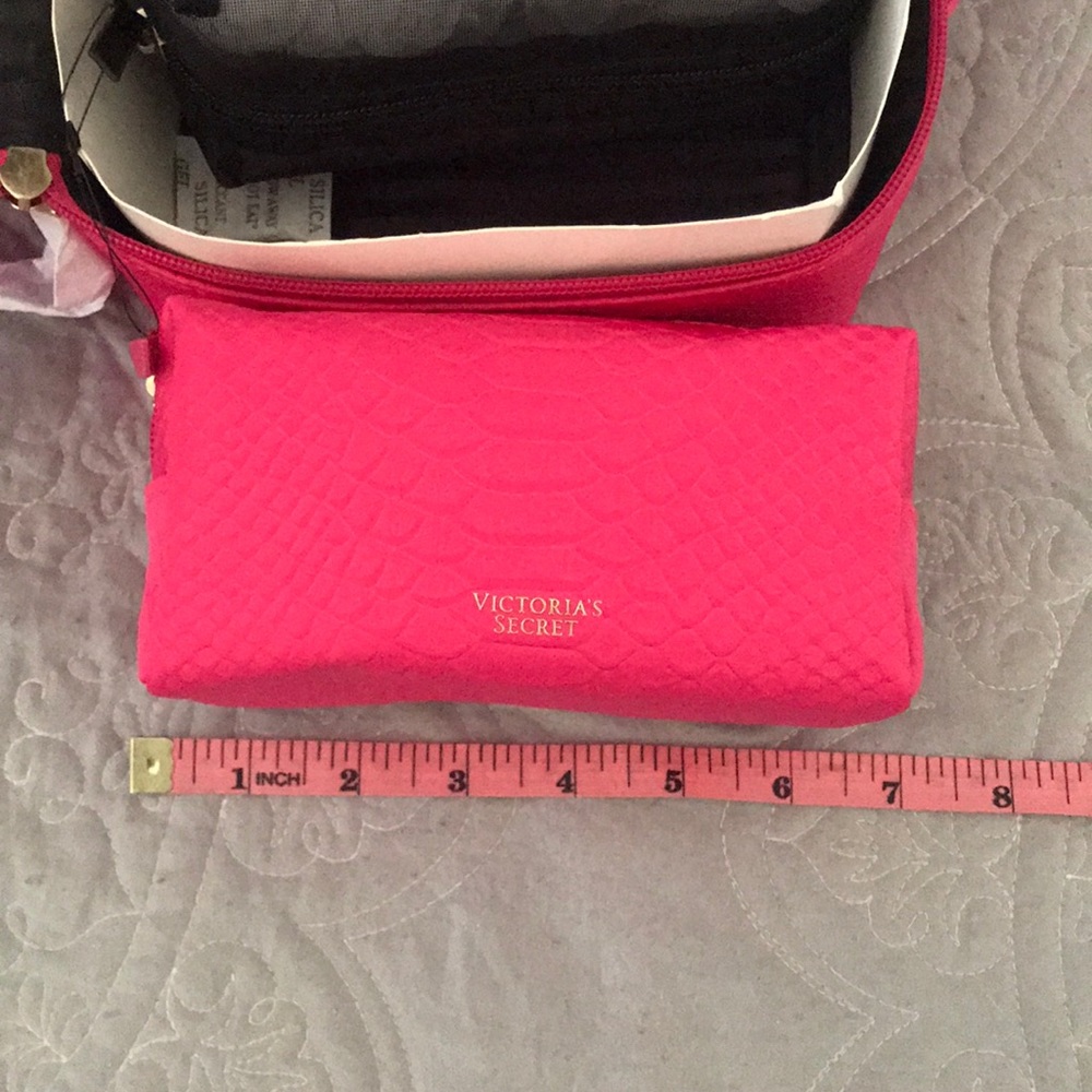 Nwot Hot Pink Python Snake Pattern Vs 4-Pc Bag Set - image 4